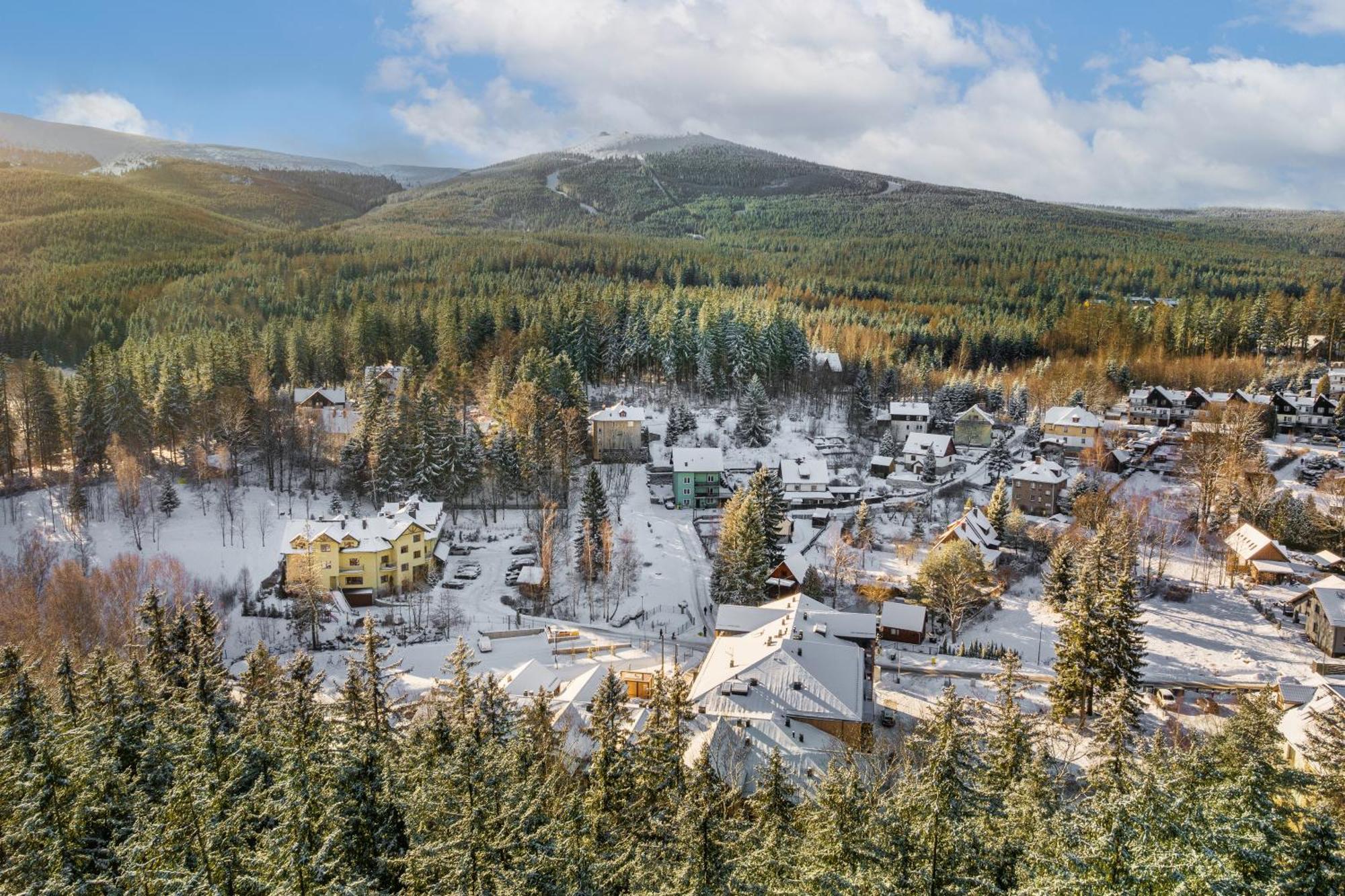 Apartamenty Sun & Snow Ostoja Parku Narodowego シクラルスカ・ポレンバ エクステリア 写真
